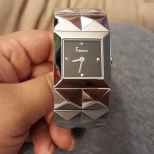 Freelook Women's Watch